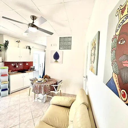 Court View Apartment